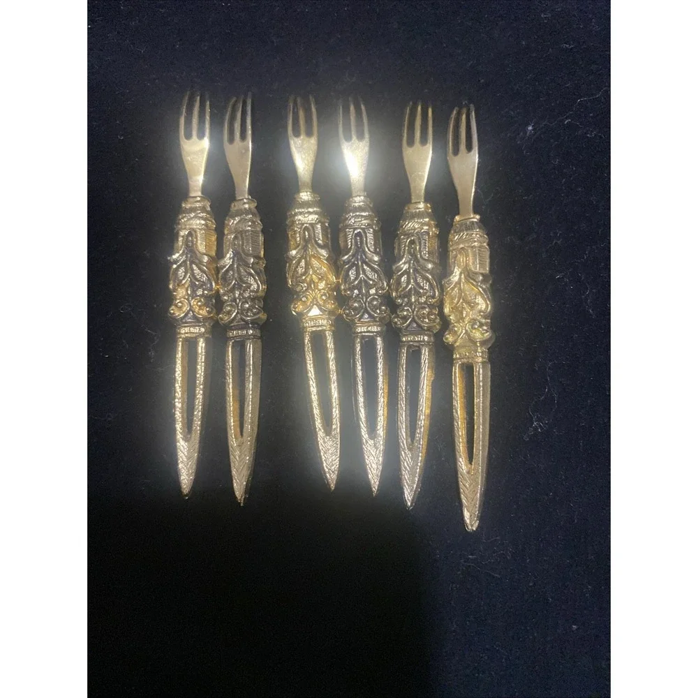 Retro Vintage 6 Piece Silver Floral  Cocktail And Appetizer Forks with Holder